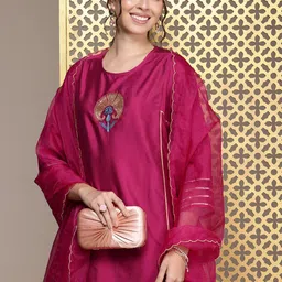 House of Pataudi Jashn Ethnic Motifs Embroidered Sequined Kurta With Trousers & Dupatta-6