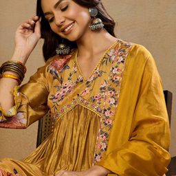 House of Pataudi Floral Printed A-Line Kurta Trouser With Dupatta-image-38
