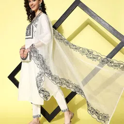 SheWill White Floral Embroidered Regular Sequinned Kurta With Trousers & Dupatta-30