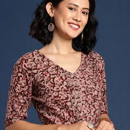 Taavi Kalamkari Printed Cotton Non Paded Saree Blouse-image-82