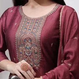 Vishudh Ethnic Motifs Embroidered Thread Work Straight Kurta with Trousers & Dupatta image 5