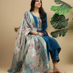 Women Silk Blend Kurta Pant Dupatta Set-image-38