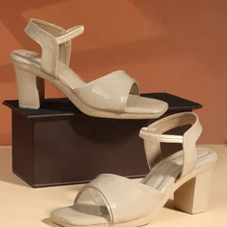 CHINRAAG Platform Sandals with Buckles-50