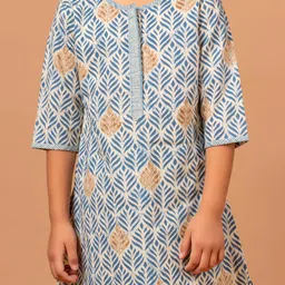 Sangria Leaf-Printed Pure-Cotton Straight Kurta With Trouser image 2