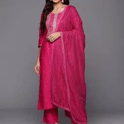 Women Silk Blend Kurta Pant Dupatta Set-image-30