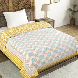 Aura Green & White Geometric Mild Winter 350 GSM Single Bed Quilt-image-31