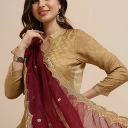 Dupatta Bazaar Ethnic Motifs Embroidered Organza Dupatta with Sequinned image 4