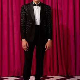 CONTRAST BY PARTH Men Embroidered Tuxedo Five-Piece Formal Suit-picture-20