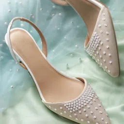 House of Pataudi Women Beige & White Embellished Handcrafted Pumps-19