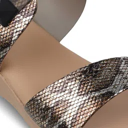 Tresmode Textured Open Toe Wedge Heels image 5