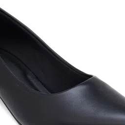 SHUZ TOUCH Textured Block Heels Pumps image 2