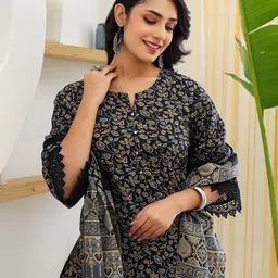 Yufta Floral Printed Regular Pure Cotton Kurta with Trouser & Dupatta-image-50