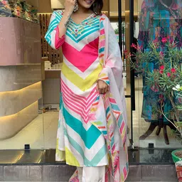 KALINI Chevron Printed Beads & Stones Regular Kurta With Trousers & Dupatta image 4