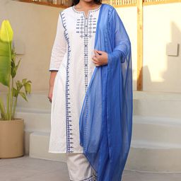 Juniper Plus Size Ethnic Motifs Round Neck Three-Quarter Sleeves Pure Cotton Kurta Set-image-104