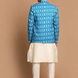 VASTRAMAY Men Cream-Coloured Kurta With Pyjamas & With Ikat Printed Blazer image 4