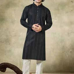 Vardha Men Thread Work Handloom Kurta-picture-18