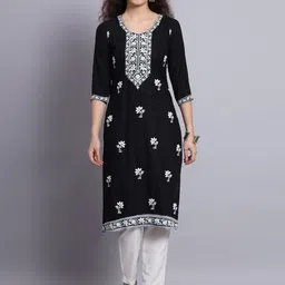 VAIRAGEE Floral Embroidered Thread Work Kurta-39