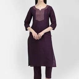 Span Yoke Design Sequin Thread Work Kurta image 1