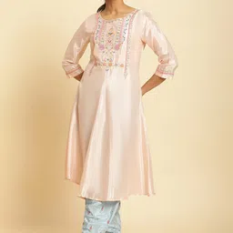 W Ethnic Motifs Yoke Design Thread Work Straight Kurta-3
