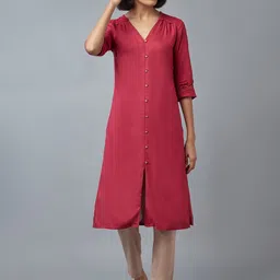 W Women Red Solid Lace Work Kurta-image-5