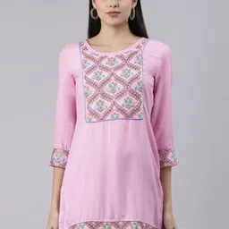 Souchii Floral Embroidered Kurti-picture-22