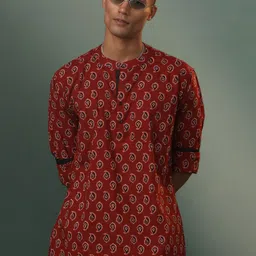 SHVAAS by VASTRAMAY Quirky Thread Work Short Kurta-image-76