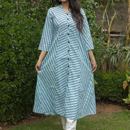 SVARCHI Women Blue Striped Flared Sleeves Anarkali Kurta-13