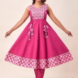 HERE&NOW Ethnic Motifs Yoke Designed Gotta Patti Anarkali Cotton Kurta-picture-5