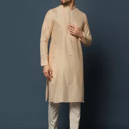KISAH Embroidered Mandarin Collar Mirror Work Kurta image 3