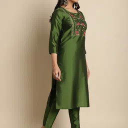 Anouk Thread Work Detailed Straight Kurta with Trousers-image-1