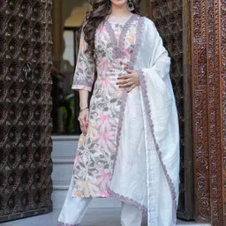 HETVI CREATION Floral Printed Square Neck Straight Kurta With Trousers & Dupatta-33