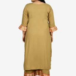 prettyplus by desinoor.com PrettyPlus by Desinoor com Women Plus Size Beige Printed Kurta with Palazzos & With Dupatta image 5
