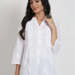 PARAMOUNT CHIKAN White Ethnic Motifs Embroidered Chikankari Pure Cotton Kurti-picture-10