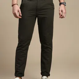 The Roadster Lifestyle Co. Men Olive Green Relaxed Slim-Fit Mid-Rise Chinos-image-94