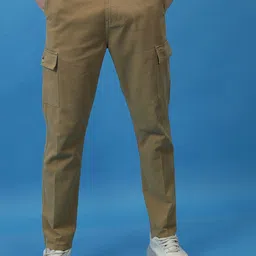 HIGHLANDER Men Tapered Fit Plain Cargo Trousers-image-80