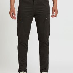 Banana Club Men Relaxed Slim Fit Cotton Cargo Trouser-image-24