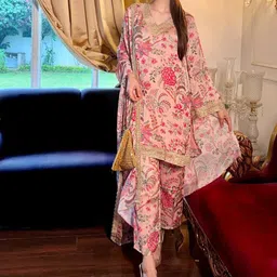 Lookmark Women Floral Printed Regular Kurta with Trousers-picture-47