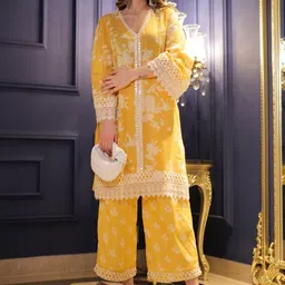 Lookmark Floral Printed V-Neck Mirror Work Straight Kurta With Trousers-picture-43