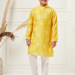 Stylo Bug Boys Bandhani Printed Regular Band Collar Kurta With Trousers-image-30