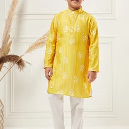 Stylo Bug Boys Bandhani Printed Kurta With Pyjamas-11
