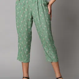 Chemistry Women Floral Printed Pleated Culottes-picture-1