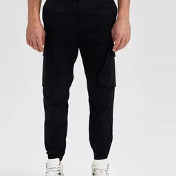 DeFacto Men Regular Fit Mid-Rise Cargo Trousers-image-15