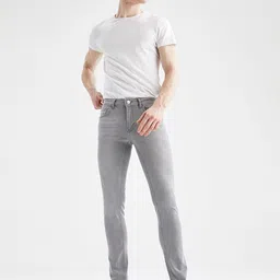 DeFacto Men Mid-Rise Clean Look Light FadeJeans-image-7