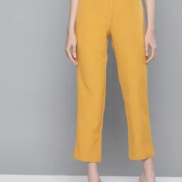 SASSAFRAS Women Mustard Yellow Regular Fit Solid Cropped Trousers-image-6