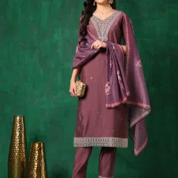 Women Chanderi Kurta Pant Dupatta Set-image-52