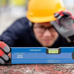 freemans BSLM110 Magnetic Engineer's Precision Level image 3