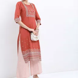 Vishudh Flora Printed Yoke Design Kurta image 5
