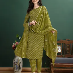 Women Cotton Blend Kurta Pant Dupatta Set-image-26