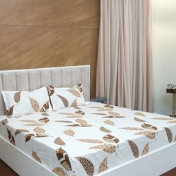 Aura White & Brown Floral Printed Microfiber 210 TC Queen Bedsheet Set 2.28 m x 2.54 m-image-84