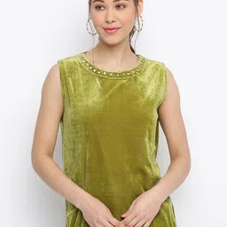 Mayra Sleeveless Round Neck Velvet Top-picture-16